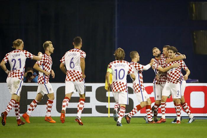 croatia-v-greece-fifa-2018-world-cup-qualifier-play-off-first-leg-5b1140b67134f6a475000001.jpg